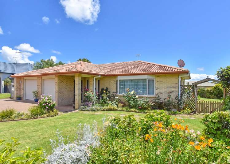 18 Flora Place Wattle Downs_17