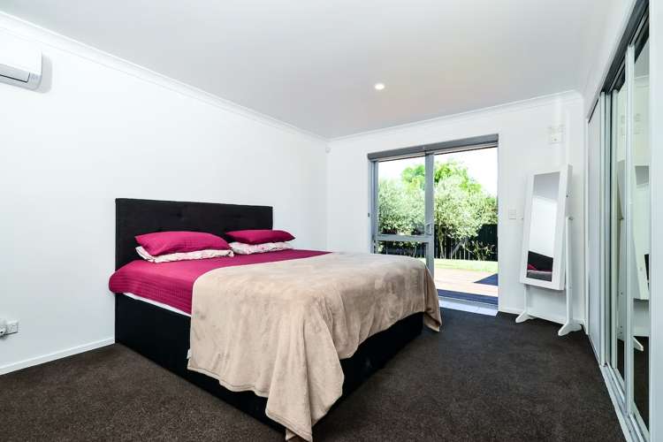 5 Compton Grove Huntington_19