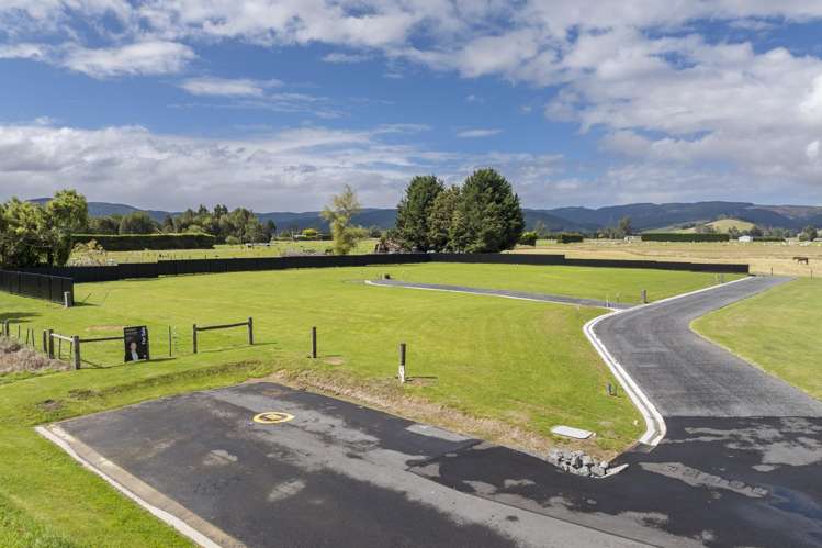 Constitution Avenue Milton_7