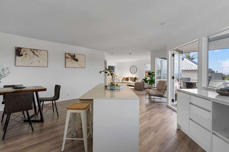 2/9 Colmar Road Mellons Bay_9