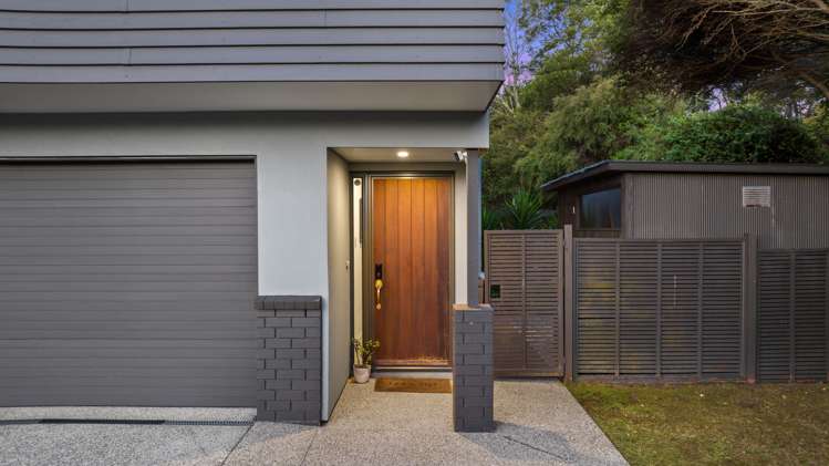 215 Kyle Road Greenhithe_12