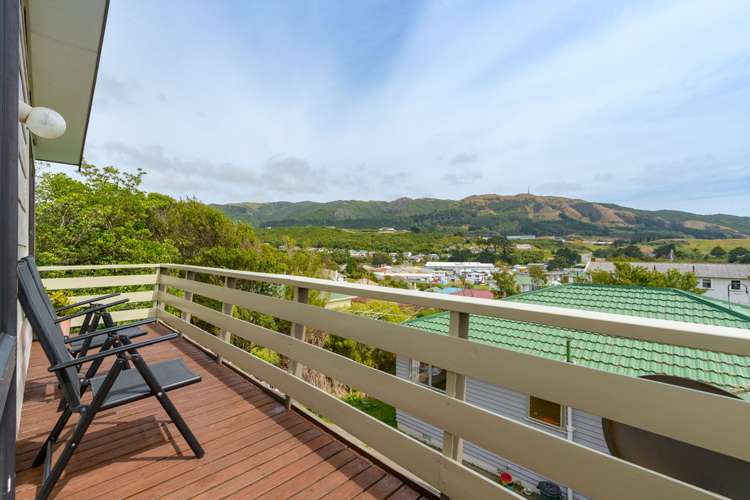 6a Roberts Street Tawa_11