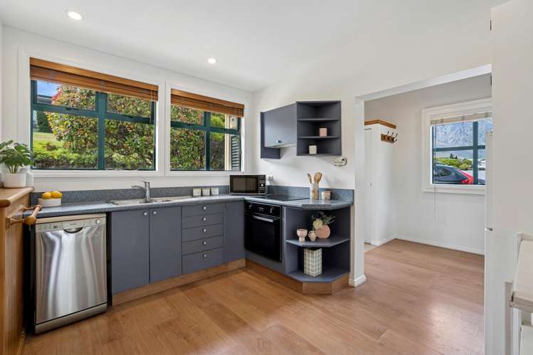 69-70/4 Lake Avenue_3