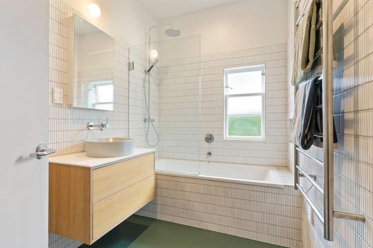 75 Owairaka Avenue Mount Albert_10