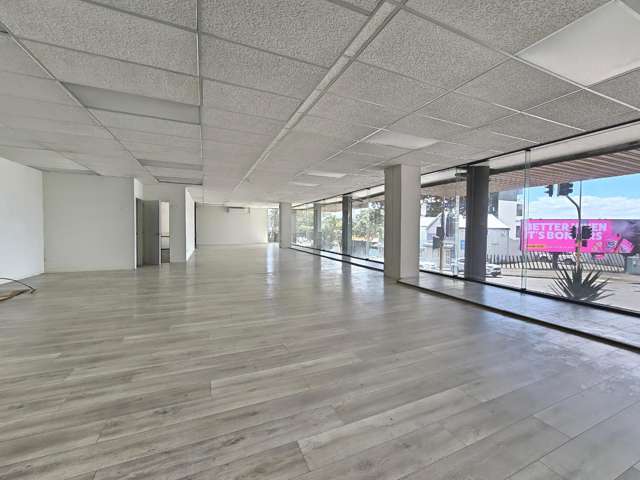 Lucrative Showroom, Office or Retail Opportunity