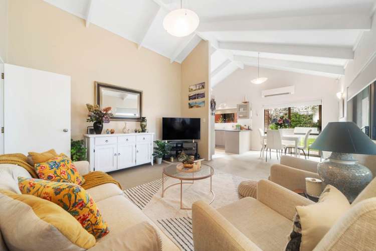 33 Botany Road Botany Downs_9