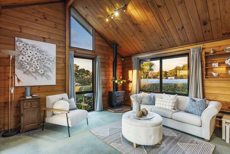 49 Charles Dickens Drive Mellons Bay_8