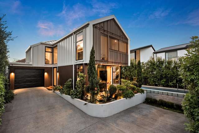 Make an Entrance - Take a Bow