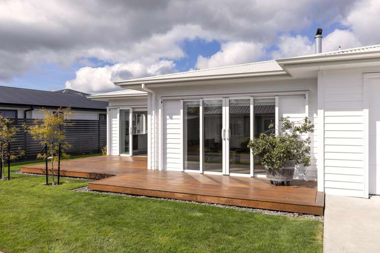 18 Maison Way Rangatira Park_11