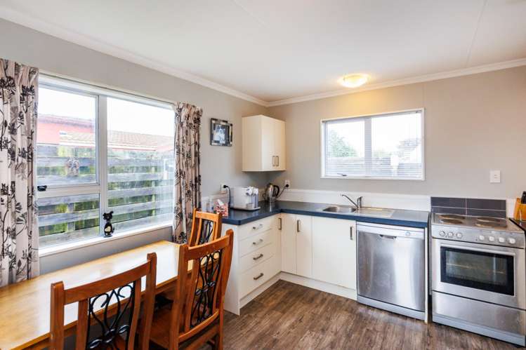 8 Suzanne Grove Kelvin Grove_7