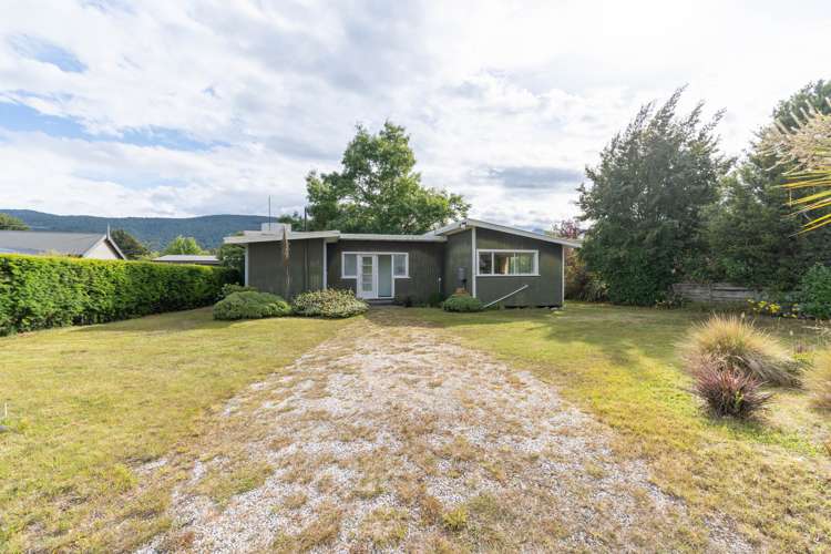 36 Home Street Manapouri_22
