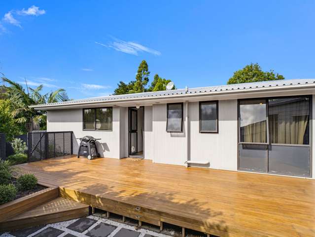 2/342C Royal Road Massey_2
