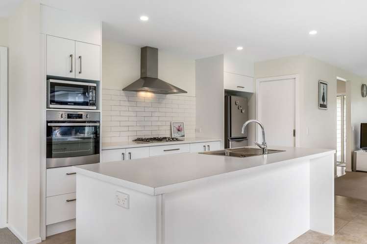 6 Mayfly Grove Nukuhau_2