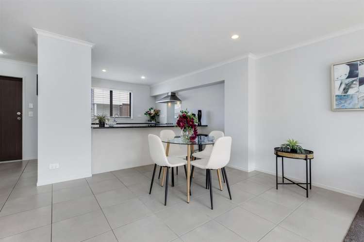 8 Akeake Lane Manurewa_2