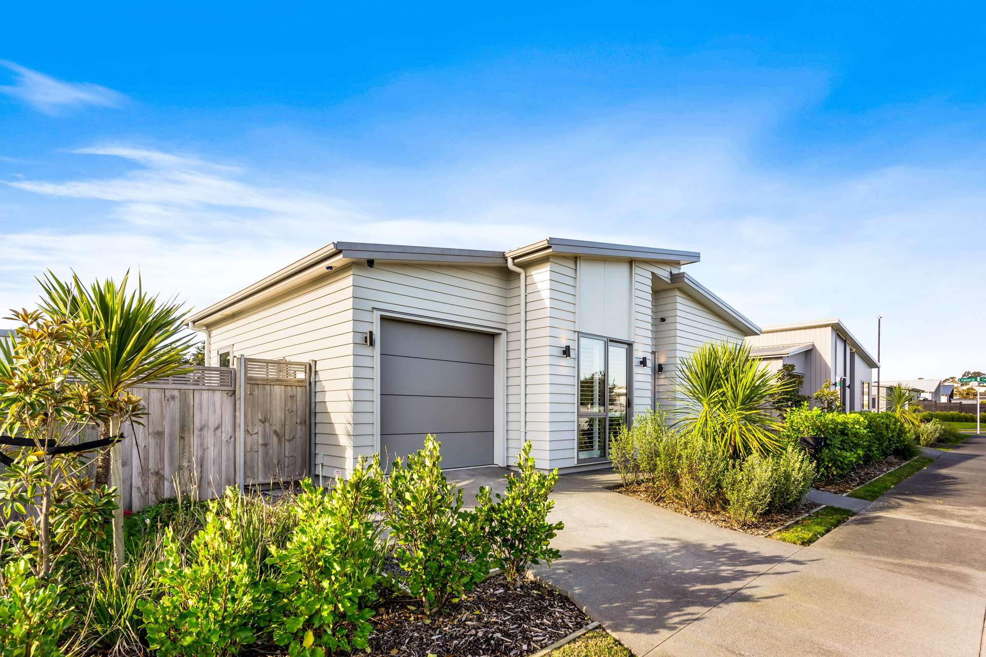 15a Marine Garden Crescent Beachlands_0