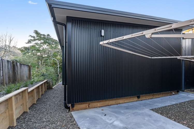 Units 1 and 2/10A Awanui Street Merrilands_48