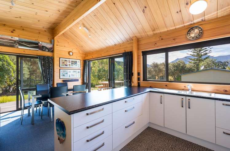 2 Worlds End Road Penzance_6