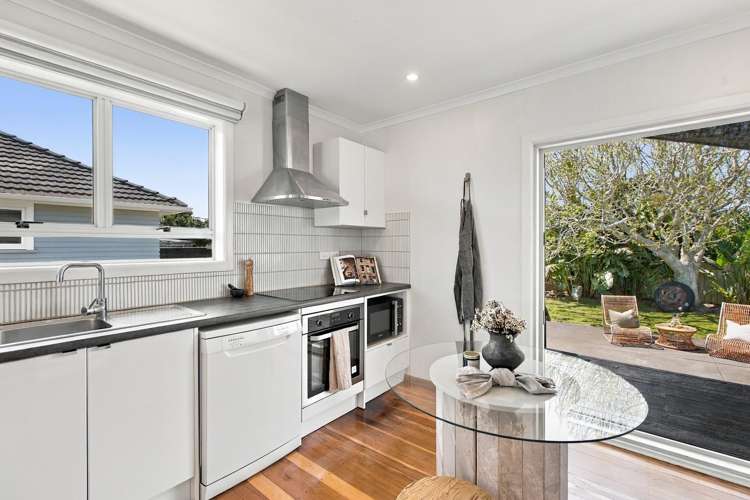 35 Trafalgar Street Westown_14