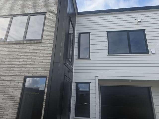 4/97 Hillsborough Road Hillsborough_1