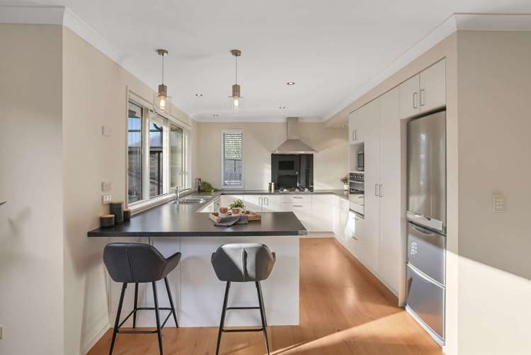 48 Titirangi Crescent Parklands_7