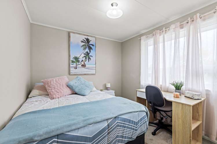 21 La Perouse Place Northcote_18