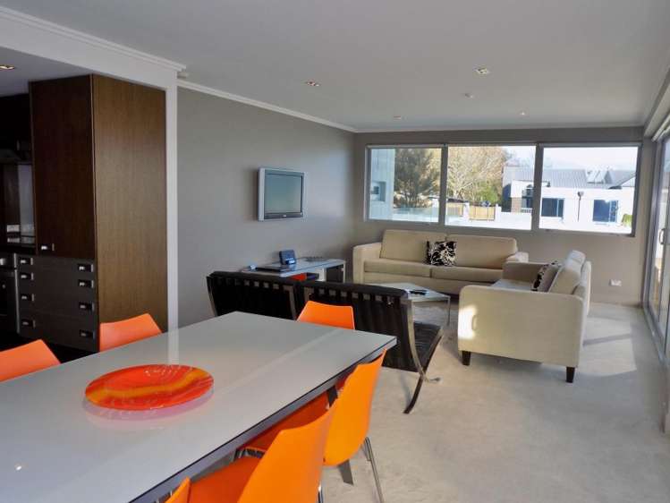 11/225 Lake Terrace Waipahihi_10