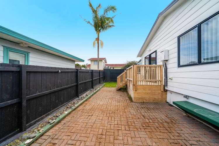 2/52 Waitaki Street Henderson_9