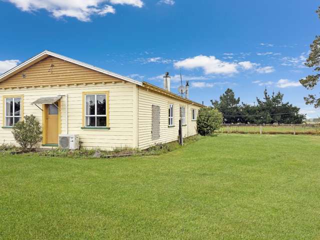 Rural Lifestyle "little yellow house"