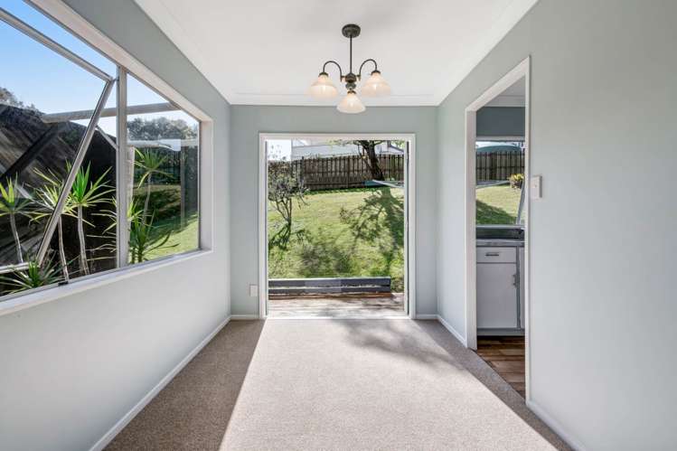 89 Brian Crescent Stanmore Bay_8