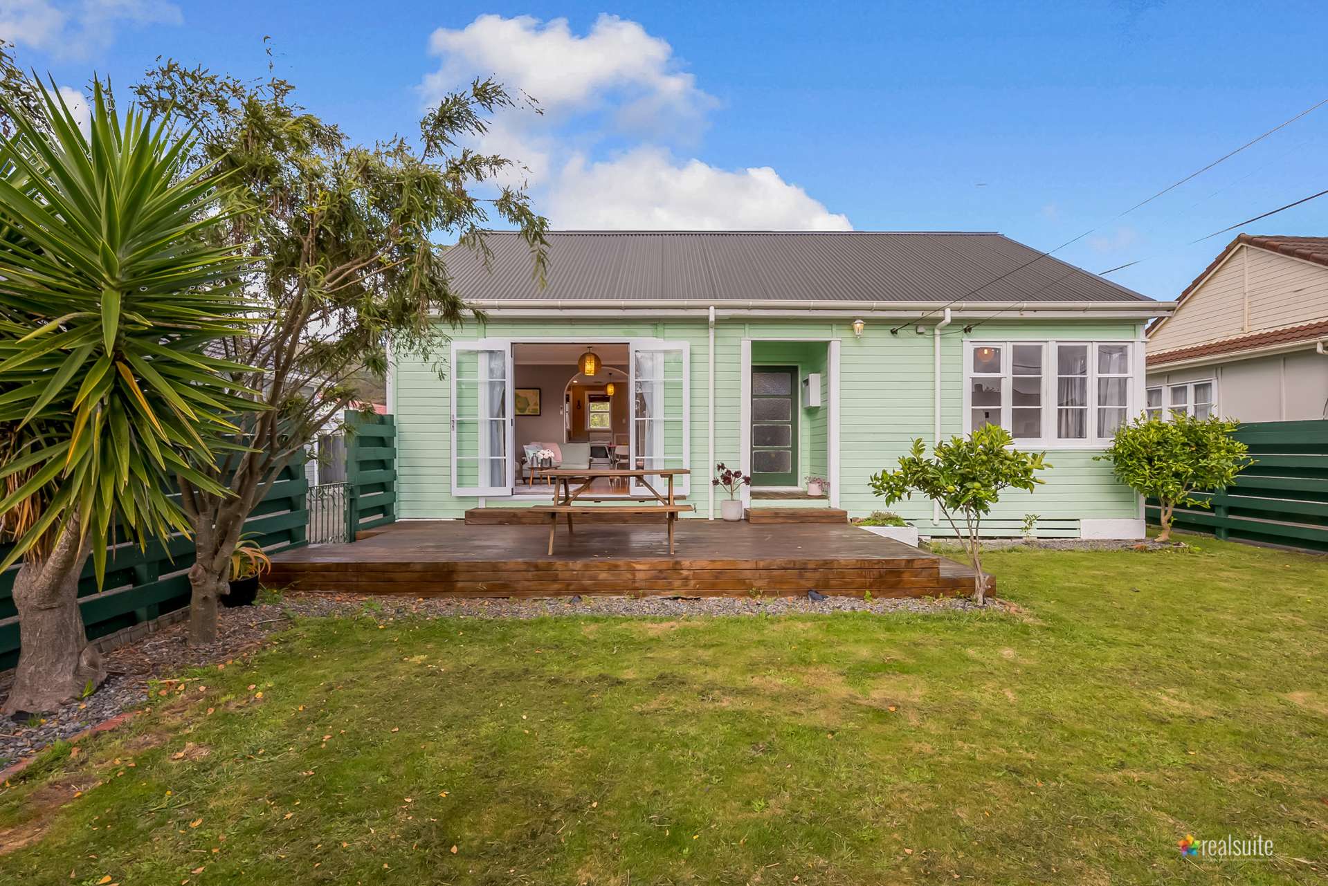 2/20 Rata Street Waikanae_0