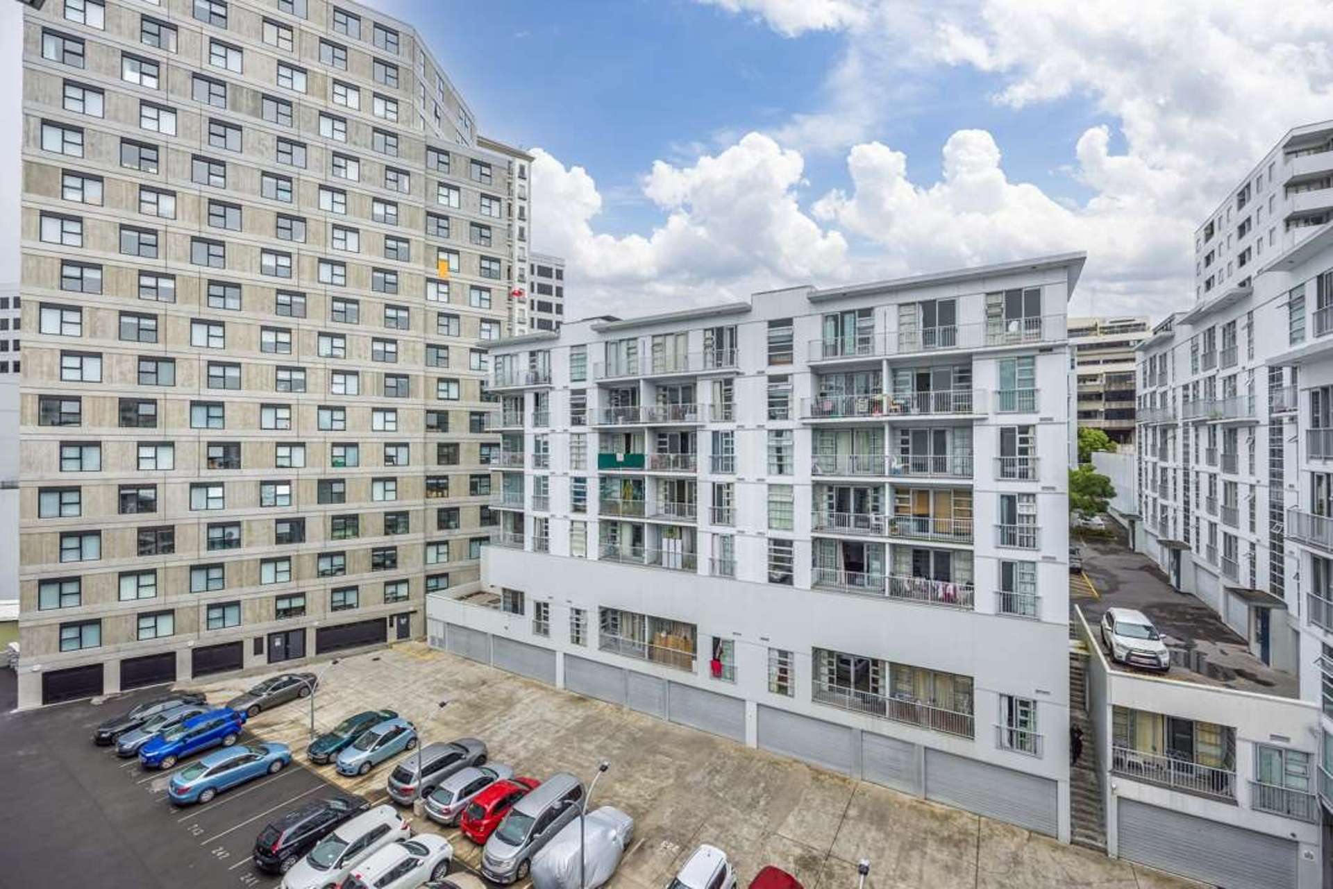 Car park 125/56 Liverpool Street 10015_0