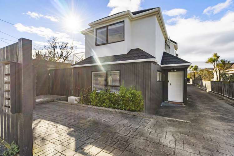 1/163 Queens Drive Lyall Bay_11