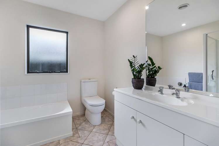 4A Lorraine Avenue Mount Albert_13