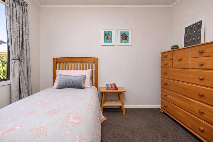 2/2 Ypres Street Greenmeadows_7