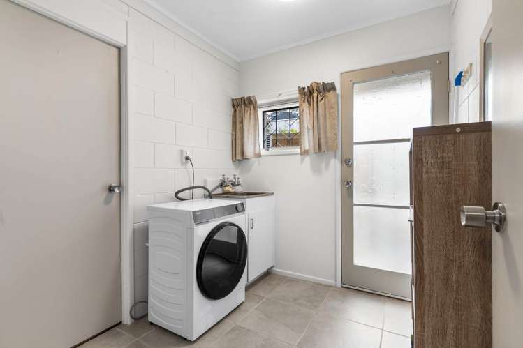 2/42 Eastglen Road Glen Eden_13