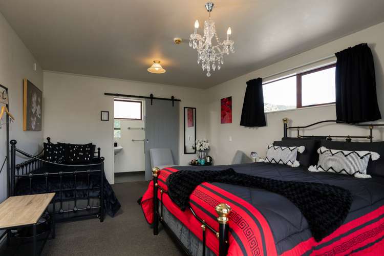 314 Waikawa Road Waikawa_11