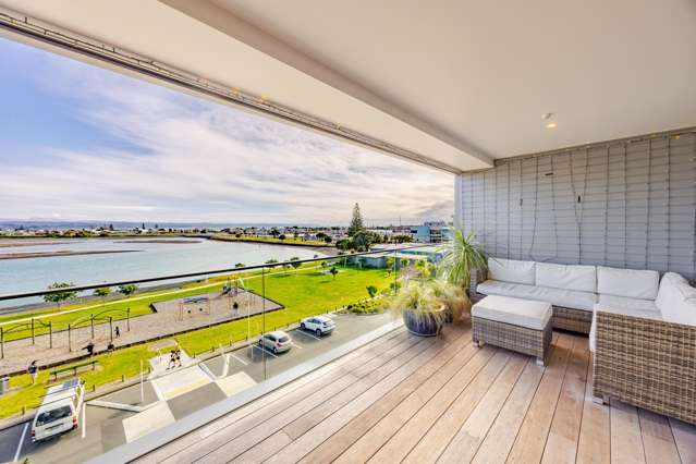 Dress Circle Living - And the Views... WOW