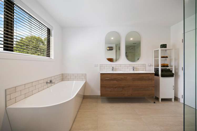 556 Speargrass Flat Road Lake Hayes_12