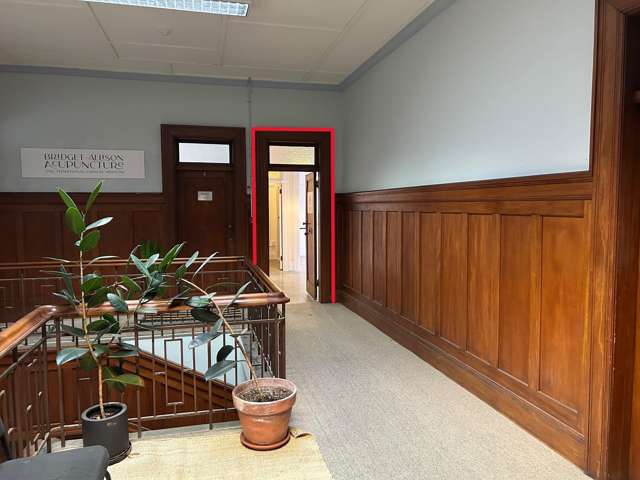 Superb CBD office/professional services for lease