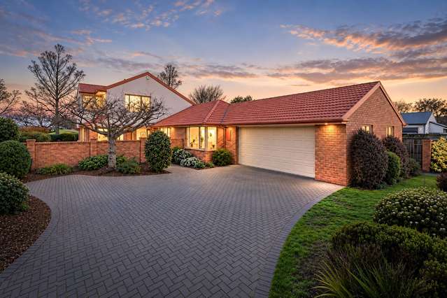 Golf Course. Grand Living. Exceptional Value.