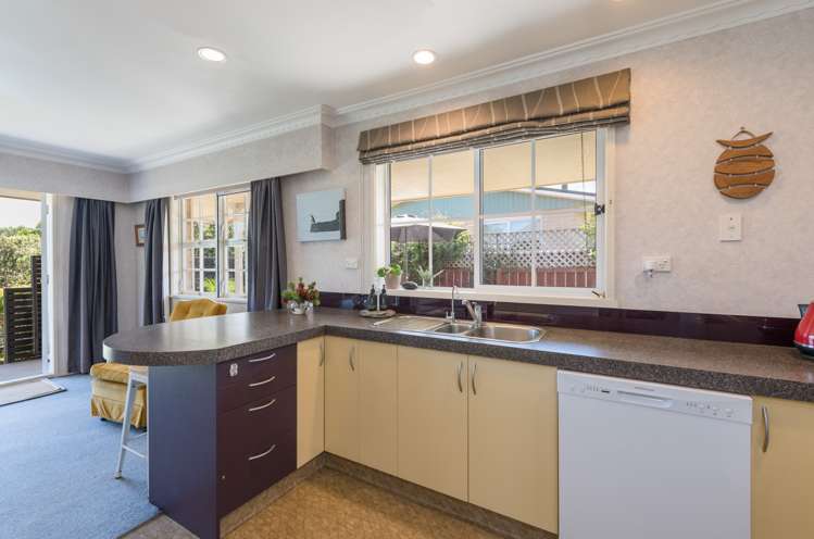 3 Balmoral Place Stoke_8