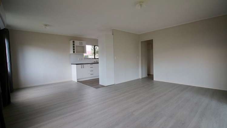8A Ross Avenue Otara_3
