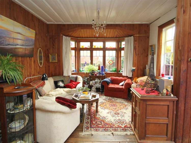 74 Victoria Street Waikino_3