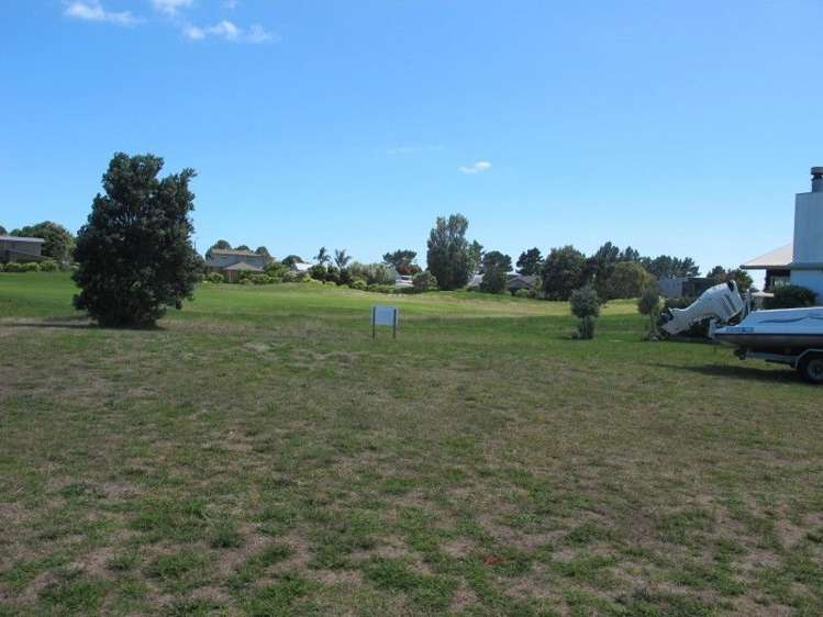 133 The Fairway Matarangi_9