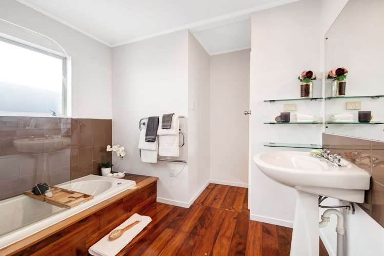 1099 Whangaparaoa Road Tindalls Beach_18