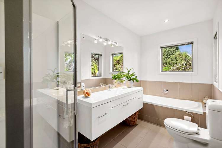 296 Plymouth Road Koru_19