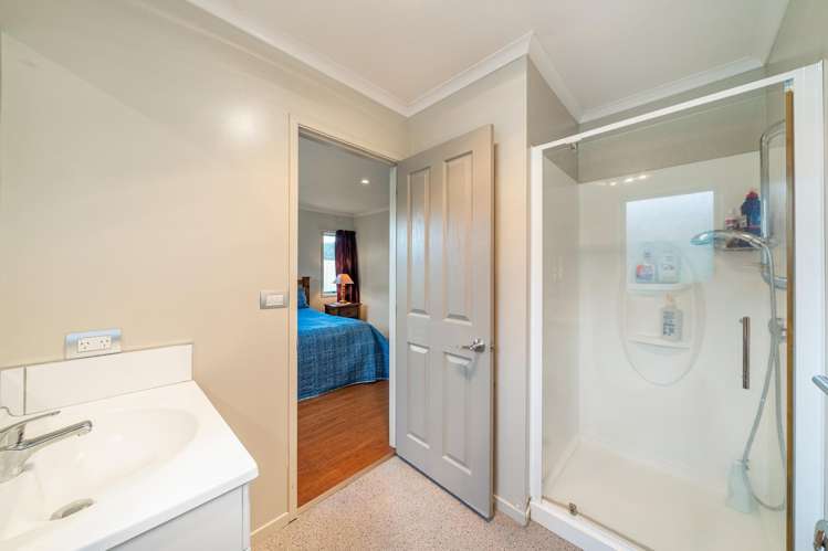 2 Fraser Colman Grove Wainuiomata_13