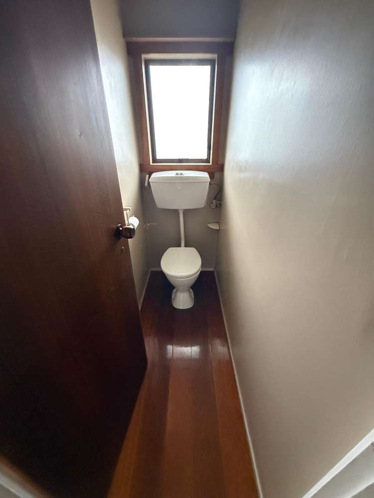  2/21 Hall Road Glenfield_17