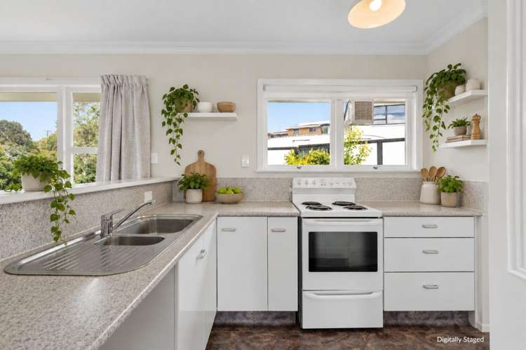 31 Glenn Terrace Otumoetai_12