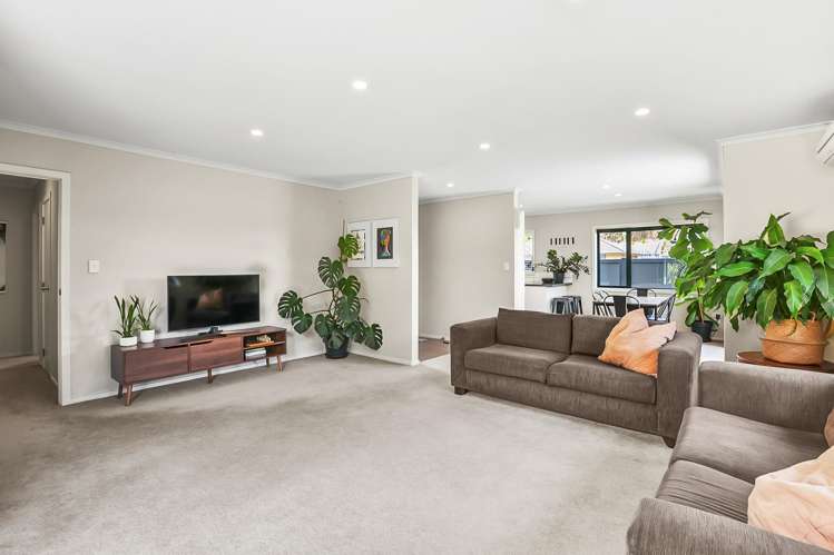 42 Magnolia Drive Westown_3